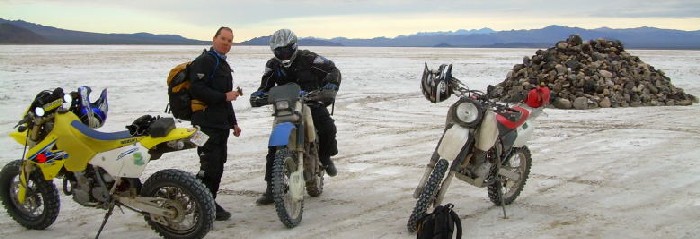 Traveler's Monument Soda Lake